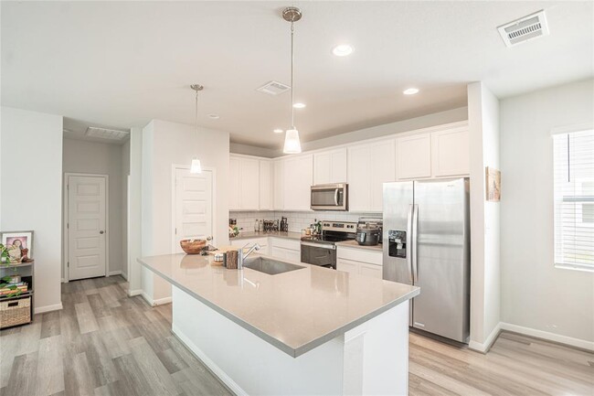 Building Photo - 301 Elm Br Trl