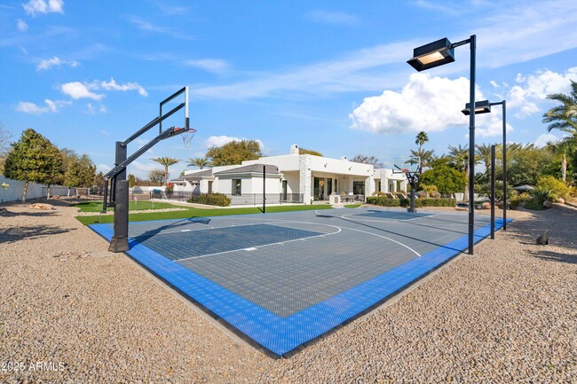 Building Photo - 7610 N Mockingbird Ln