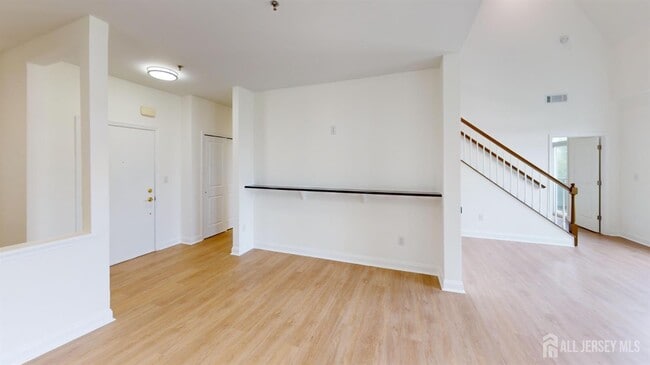 Building Photo - 6404 Fernandez Ct