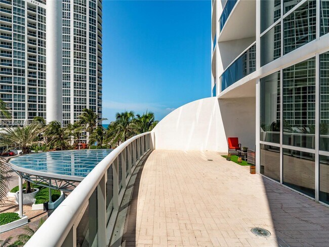 Building Photo - 18101 Collins Ave