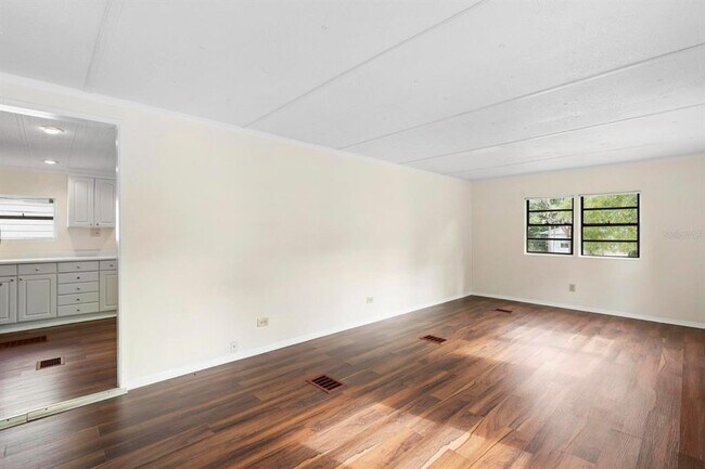 Building Photo - 831 Wolf Trail