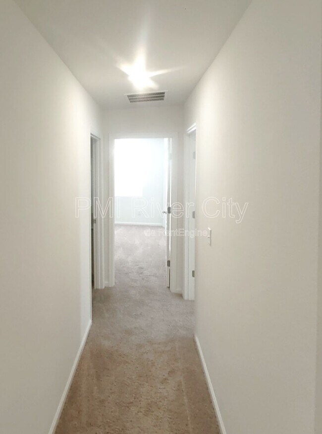 Building Photo - 227 Boulder Ln