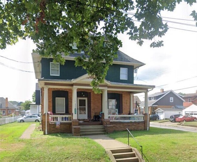 Building Photo - 802 12th St