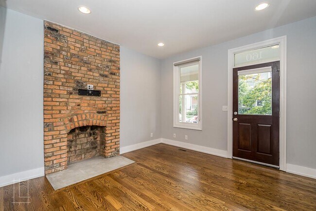 Building Photo - 160-162 E 3rd Ave