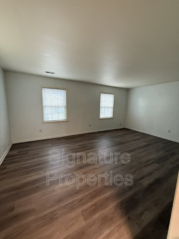 Building Photo - 369 Circuit Ln