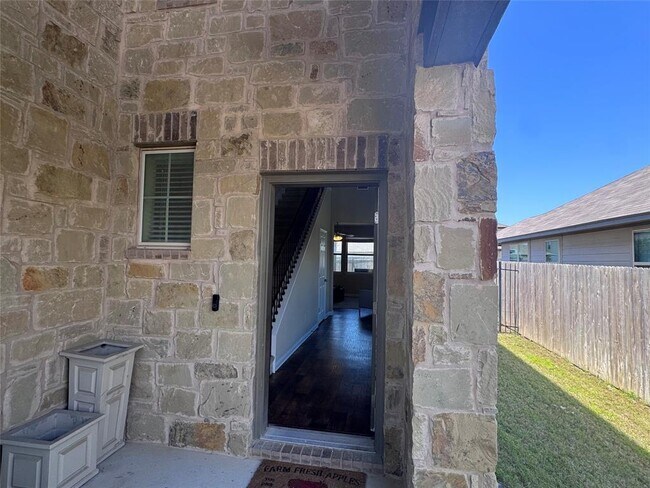 Building Photo - 321 Callahan Ln