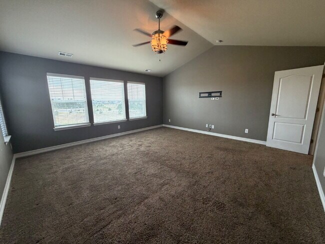 Building Photo - Luxurious 5-Bed Oasis with Scenic Views and Elegant Finishes in Blackstone Country Club, Includes...