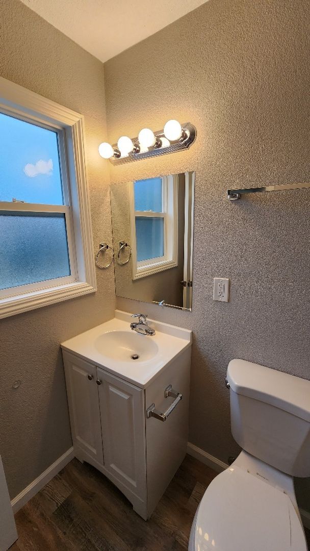 Building Photo - Beautiful 4 Bedroom 2 Bath Home Centrally Located in Vallejo