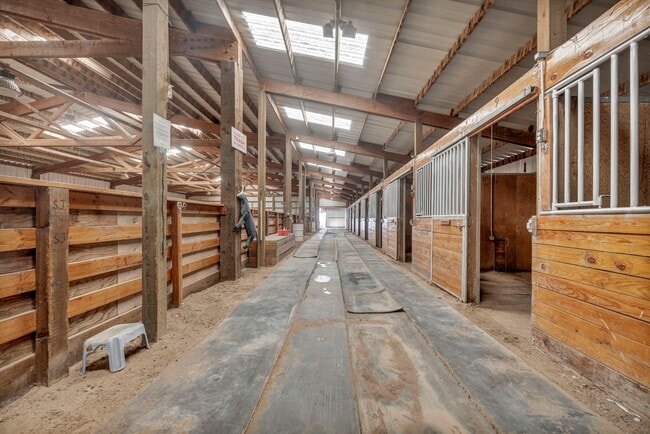 Building Photo - 30 El Caballo Trail