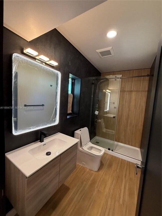 Building Photo - 512 NW 2nd Ave