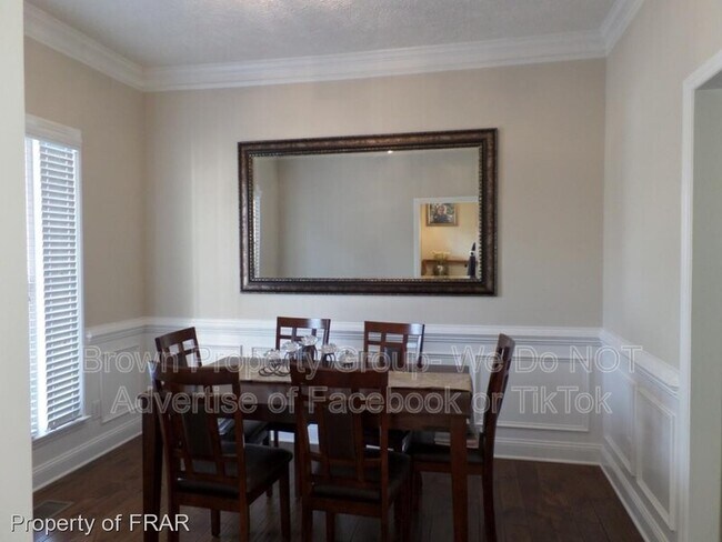 Building Photo - 124 Highgrove Ct