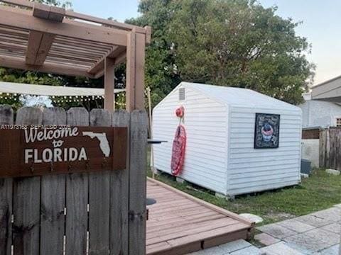 Building Photo - 2239 Johnson St