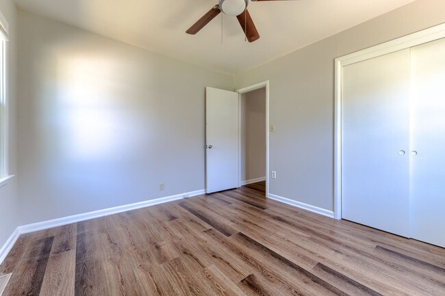 Building Photo - 602 SE 5th St