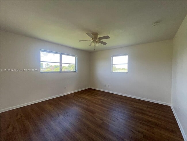 Building Photo - 2471 SW 82nd Ave