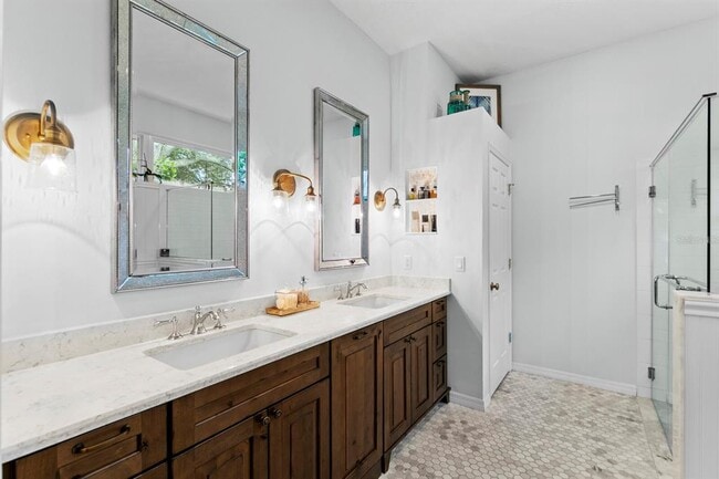 Building Photo - 8412 Ridgebrook Cir