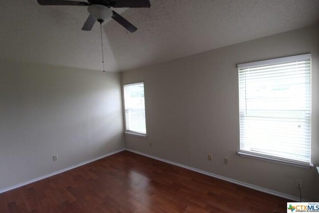 Building Photo - 2305 Woodlands Dr