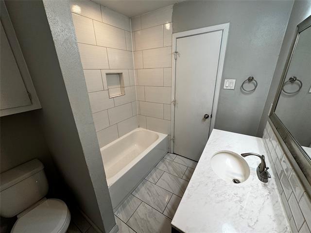 Building Photo - 2607 Clearview Cir