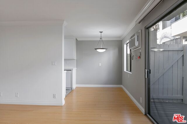 Building Photo - 11945 Darlington Ave