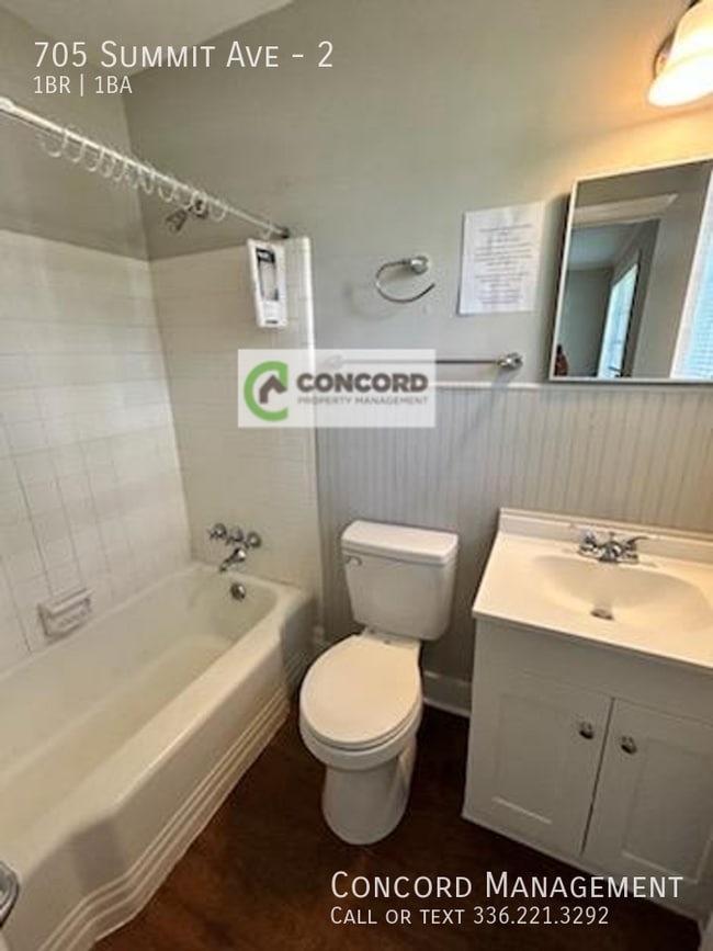 Building Photo - 705 Summit Ave