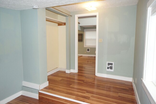 Building Photo - NE Portland updated one bedroom "Jewel"