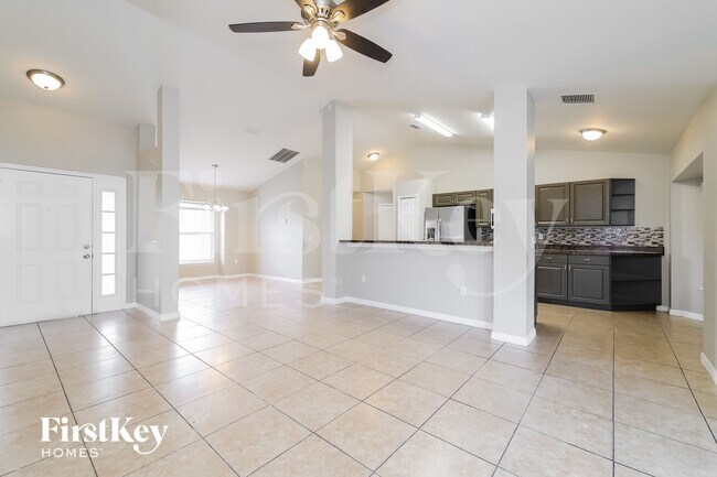 Building Photo - 612 Camel Ln