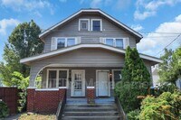 Building Photo - 463 Reinhard Ave