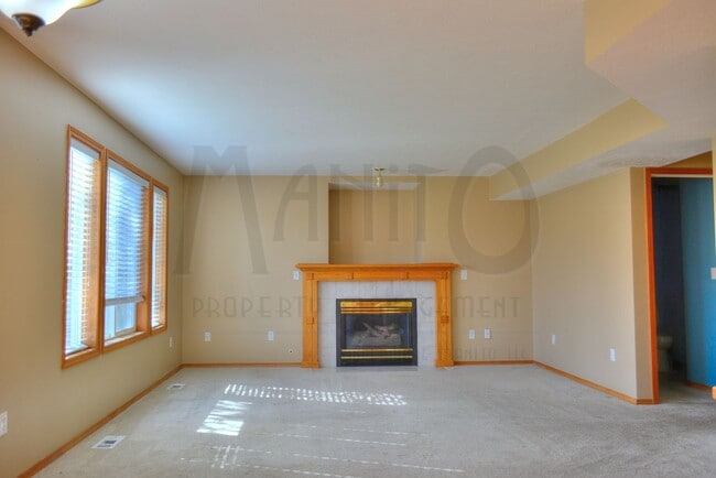 Building Photo - Sprawling Liberty Lake Home