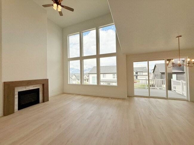 Building Photo - Beautiful 6Bd Home in Gardner Point Lehi Community!