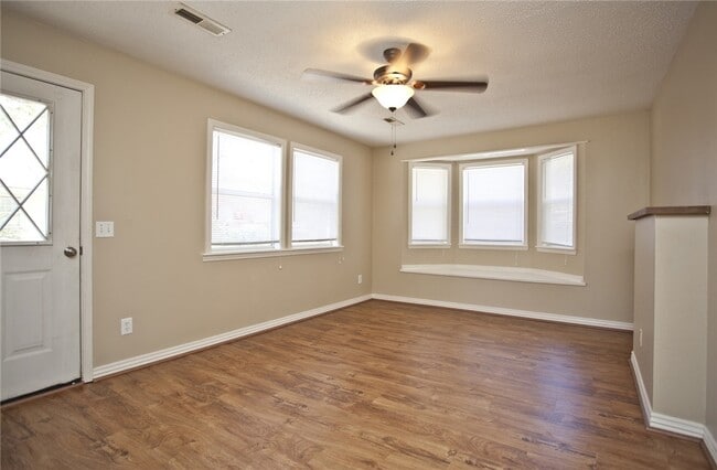 Building Photo - 311 Willow Ave