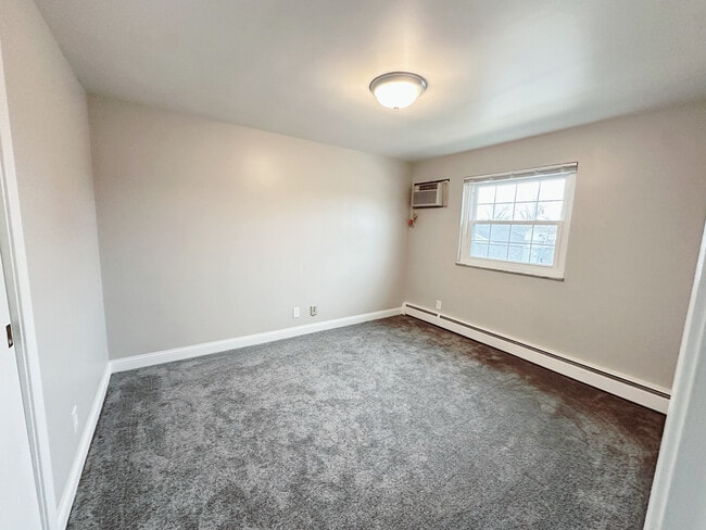 Building Photo - 1621 Burney Ln