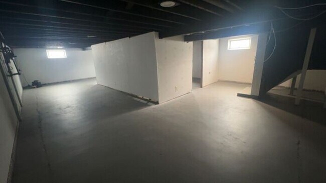 Building Photo - Spacious 3-Bedroom, 1-Bath Home in Moline Acres!