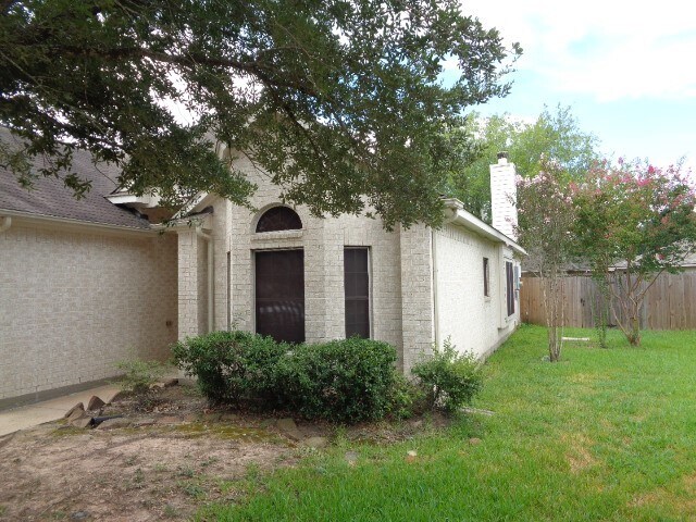 Building Photo - 20347 Yosemite Falls Dr