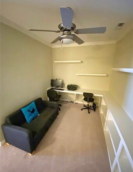 Perfect for work from home! - 12015 Valley Oak St