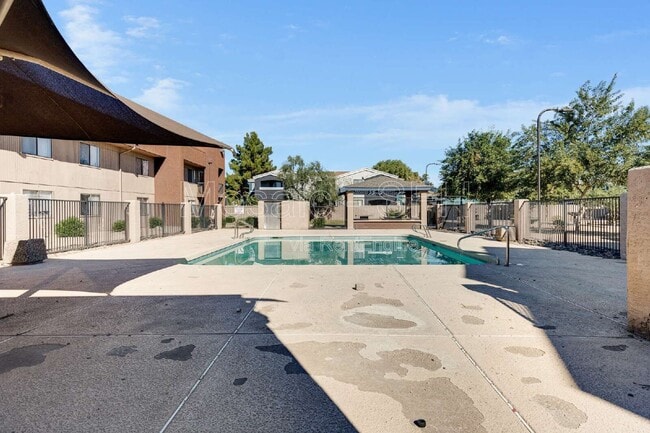 Building Photo - 3810 N Maryvale Pkwy