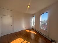 Building Photo - 30 Coles St