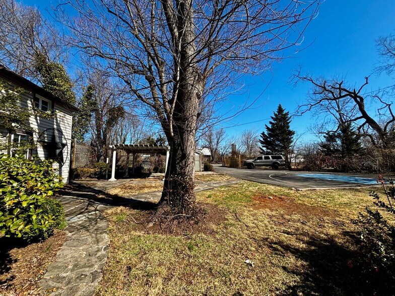 Building Photo - 8122 John Mosby Hwy