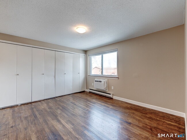 Building Photo - 275 Pierremount Ave