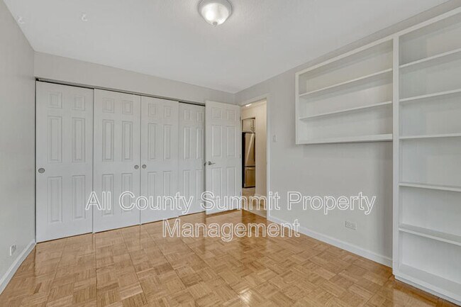 Building Photo - 4800 E Hale Pkwy