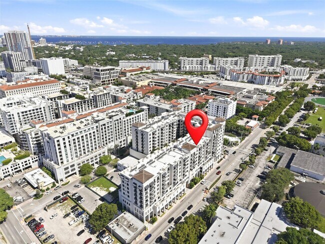 Building Photo - 301 Altara Ave