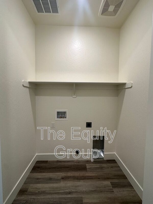 Building Photo - 6925 W Grove Ave