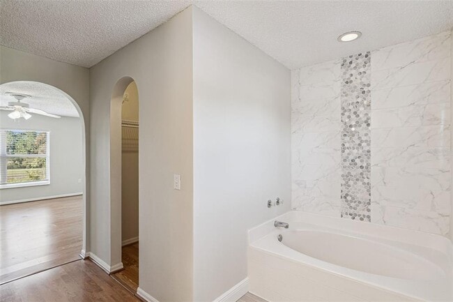 Building Photo - 3821 Stonefield Dr