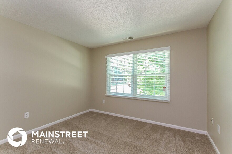 Building Photo - 6232 Hickory Cove Ln