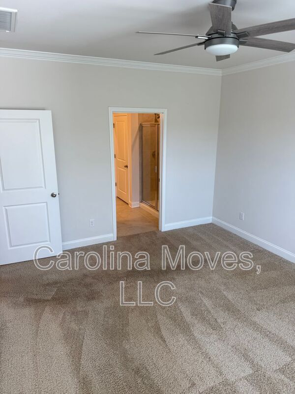 Building Photo - 555 Yellow Fox Rd