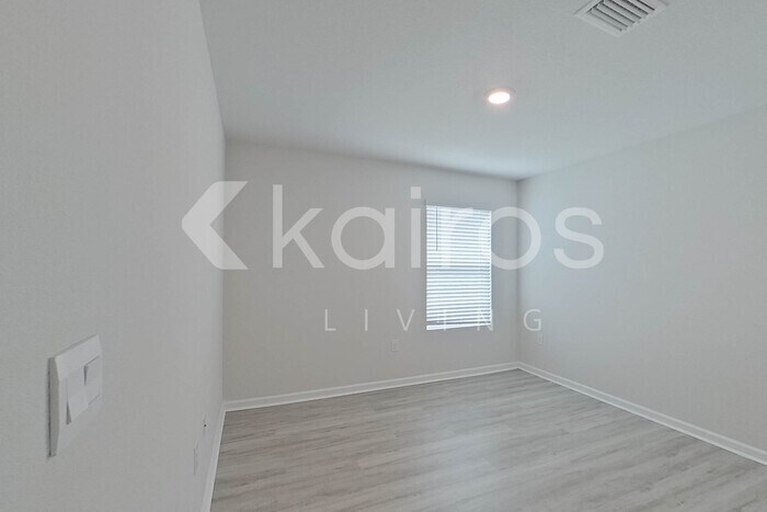Building Photo - 4702 Malay Cir