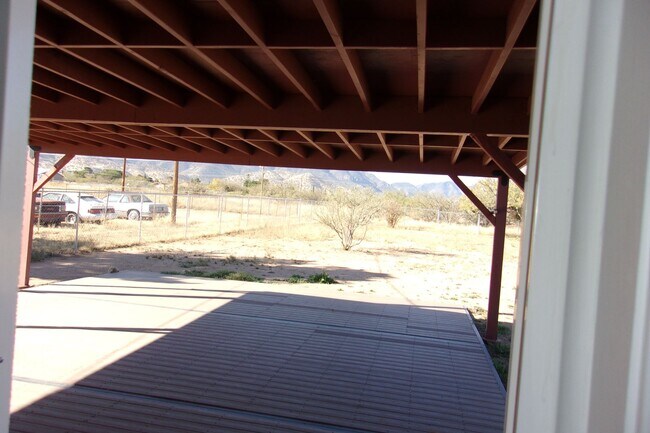 Building Photo - Great home in with great mountain views.