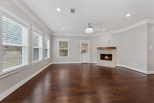Building Photo - 13431 Hilton Head Dr