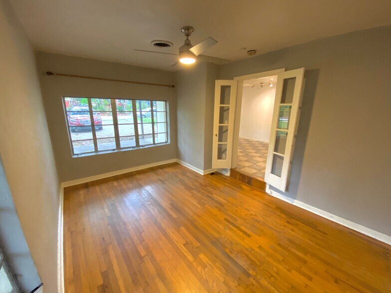 Building Photo - 1211 Bentwood Rd
