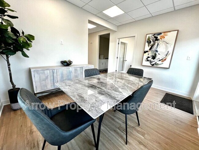 Building Photo - 1021 Claude Rd