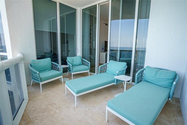 Building Photo - 15901 Collins Ave