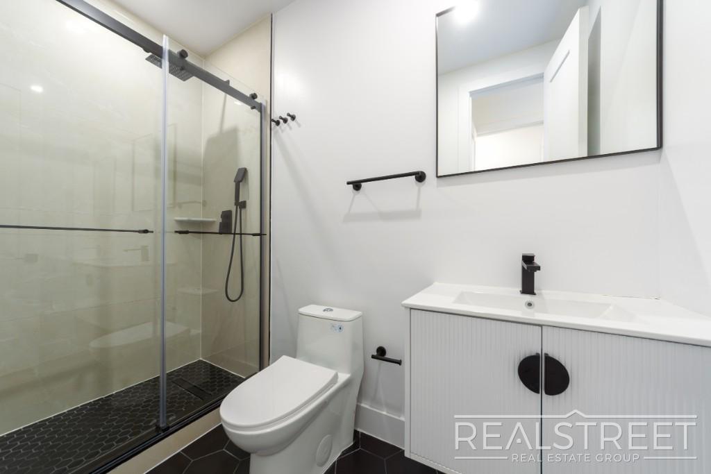 Building Photo - Brand New 4 Bed 4 Bath with in unit WD!